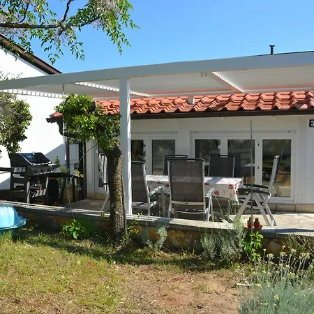 Holiday home Sunny Cottage *