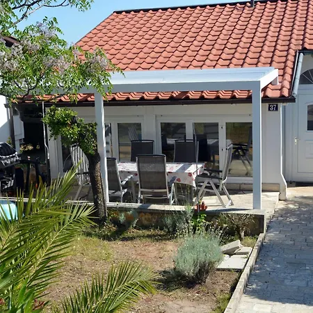 Sunny Cottage